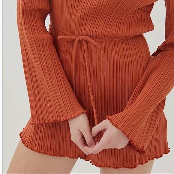 Soft orange romper - Picture 1 of 5